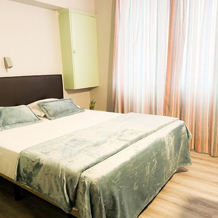 Hostel Monaco Funchal  Buitenkant foto