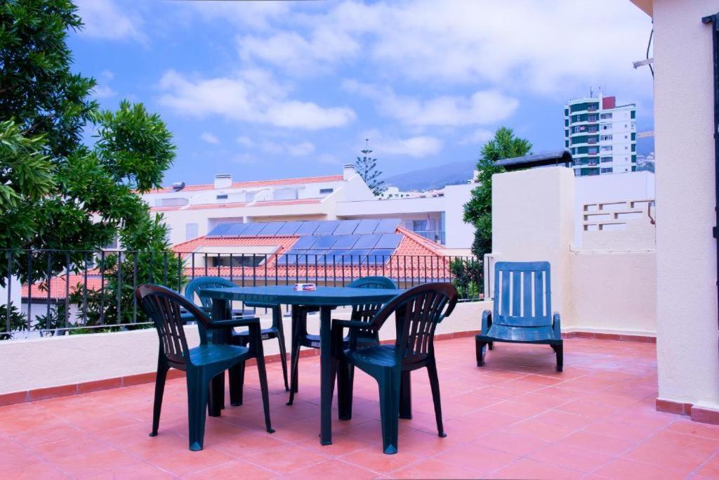 Hostel Monaco Funchal  Buitenkant foto